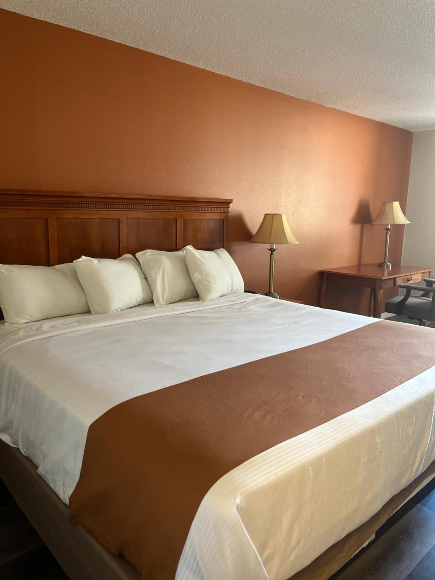 Regency Inn & Suites Anoka Kültér fotó