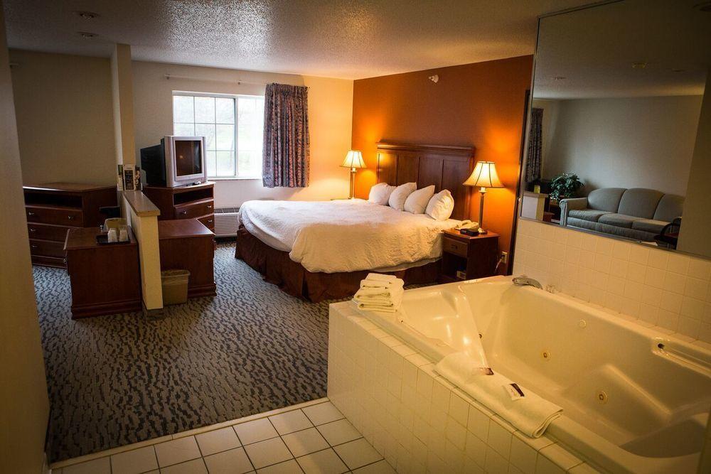 Regency Inn & Suites Anoka Kültér fotó